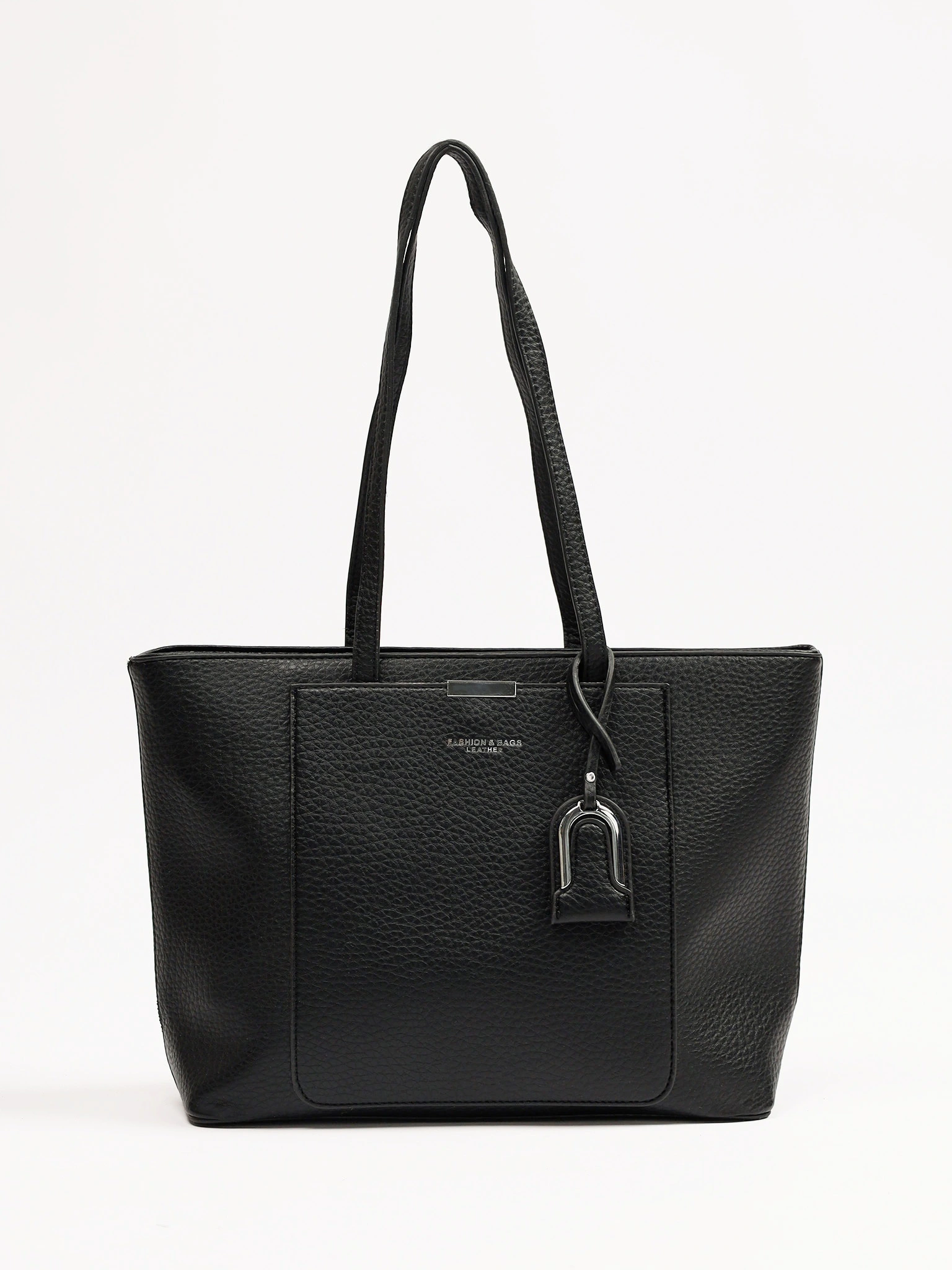 Сумка-тоут с декоративным брелком в ассортименте